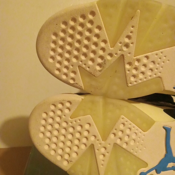 Jordan 6 Tech Chrome women's size 8.5 - Picture 10 of 11